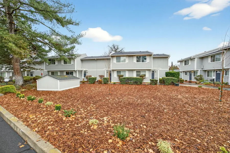 821 E 10th Street, Medford, OR 97504 - #2