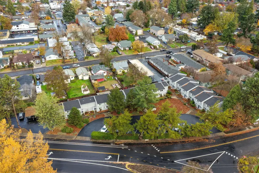 821 E 10th Street, Medford, OR 97504 - #3