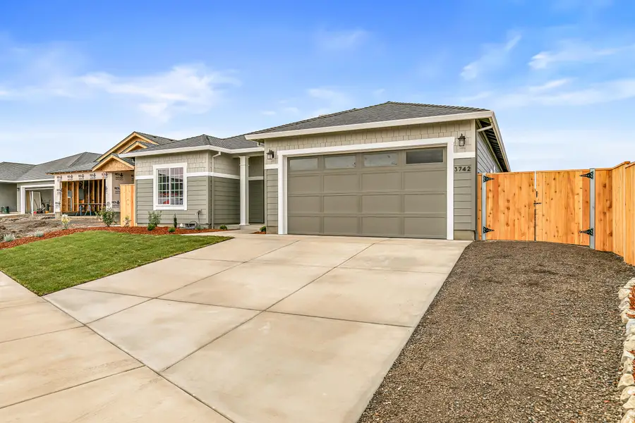 3742 Carlin Drive, Medford, OR 97504 - #3