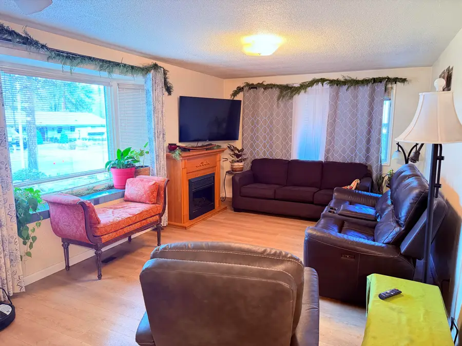 465 S 3rd Street, Jacksonville, OR 97530 - #2