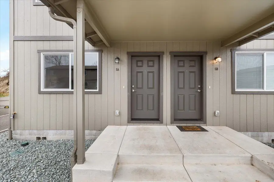 610 N Main Street #APT 5A, Phoenix, OR 97535 - #2