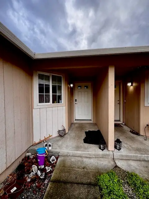 921 N Rose Street #A, Phoenix, OR 97535 - #2