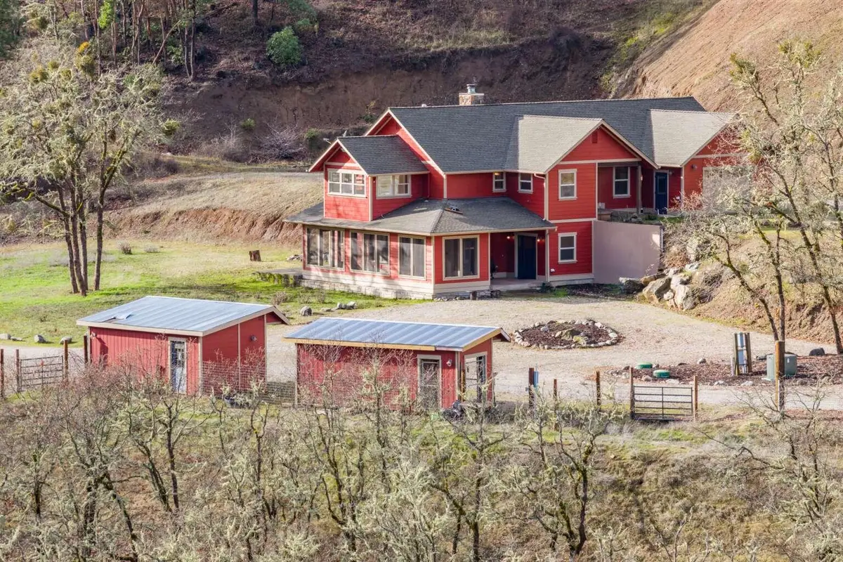 4760 Galls Creek Road, Gold Hill, OR 97525 - #1