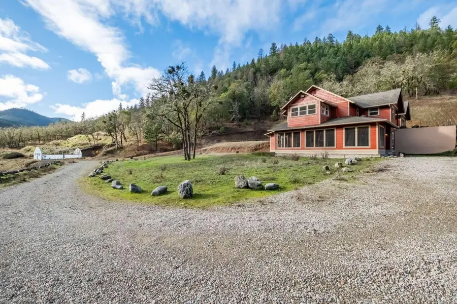 4760 Galls Creek Road, Gold Hill, OR 97525 - #3