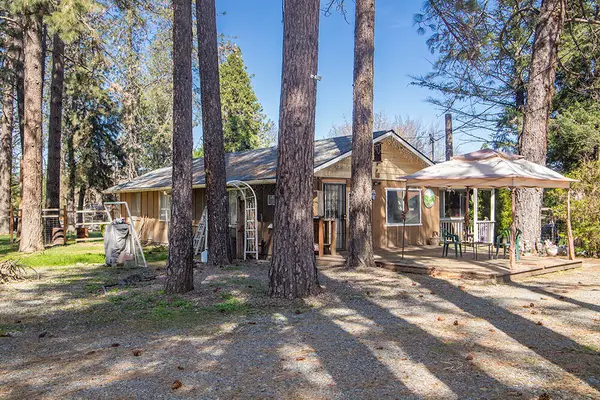 577 Galice Road, Merlin, OR 97532