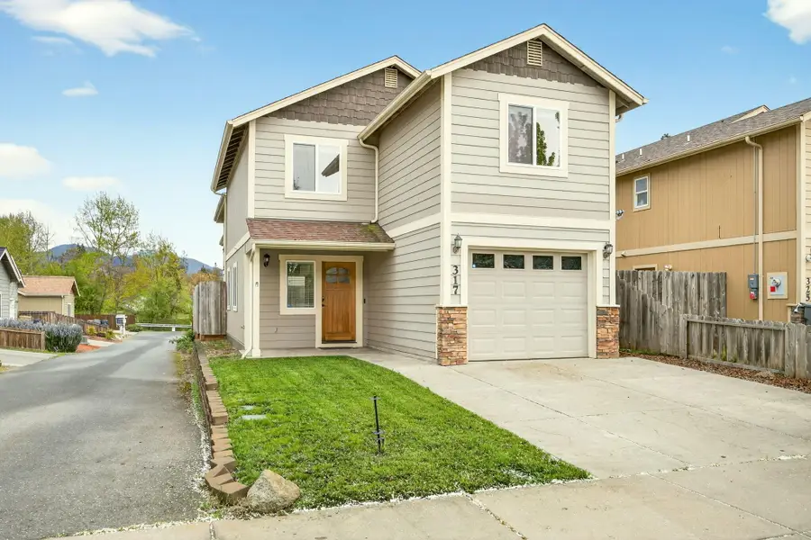 317 SW Bayou Place, Grants Pass, OR 97526 - #3