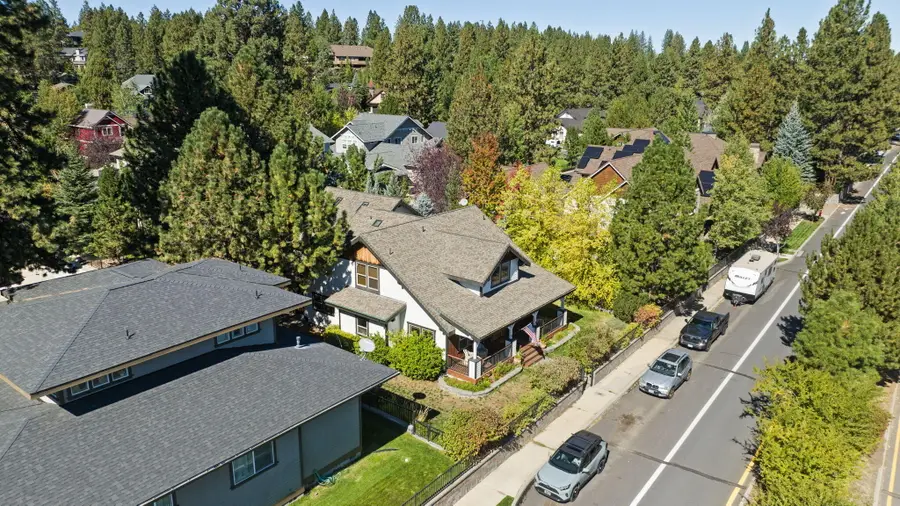 2405 NW Skyline Ranch Road, Bend, OR 97703 - #2