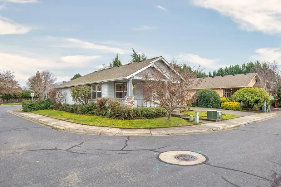 913 Schaefers Lane, Grants Pass, OR 97526 - #2