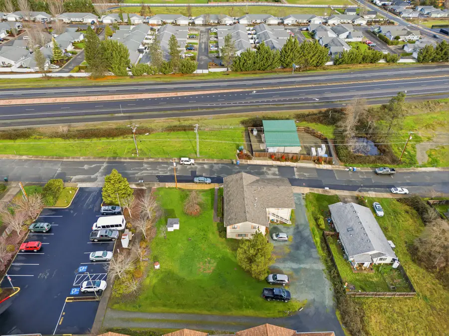 3095 Canal Avenue, Grants Pass, OR 97527 - #2