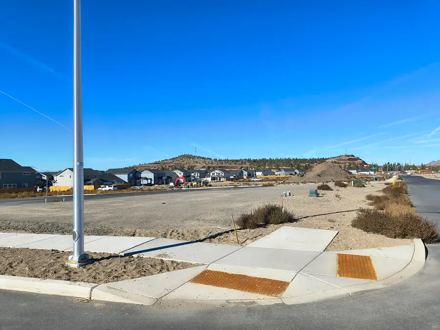 3291 NW 7th Street, Redmond, OR 97756 - #2