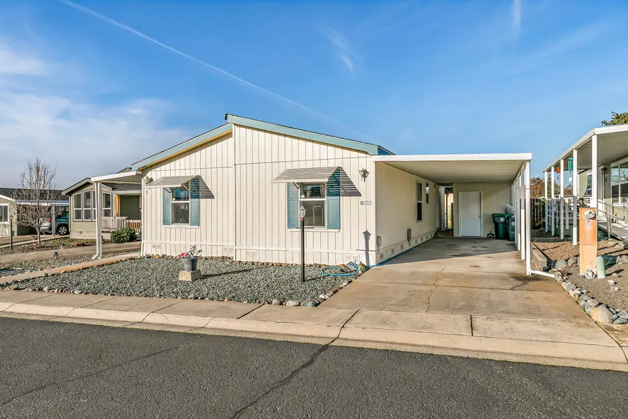 93 Northridge Terrace #SPC 37, Medford, OR 97501 - #2