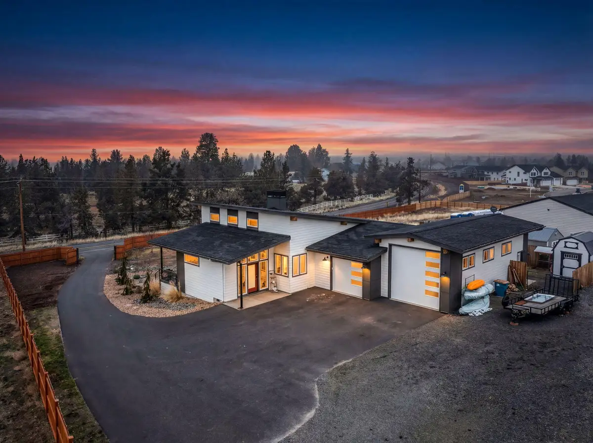 2370 SW Helmholtz Way, Redmond, OR 97756 - #1