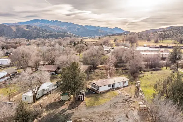 220 Schoolhouse Road, Dayville, OR 97825