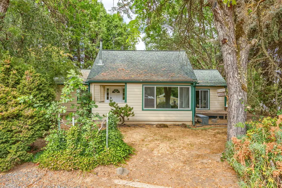 3311 Rogue River Highway, Gold Hill, OR 97525 - #3