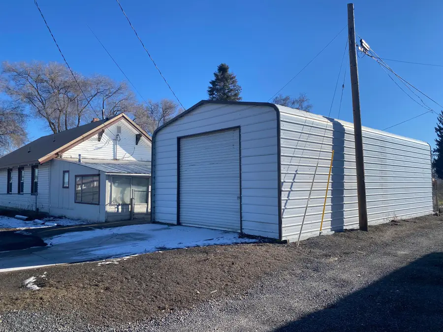 332 N Madison Street, Merrill, OR 97633 - #3