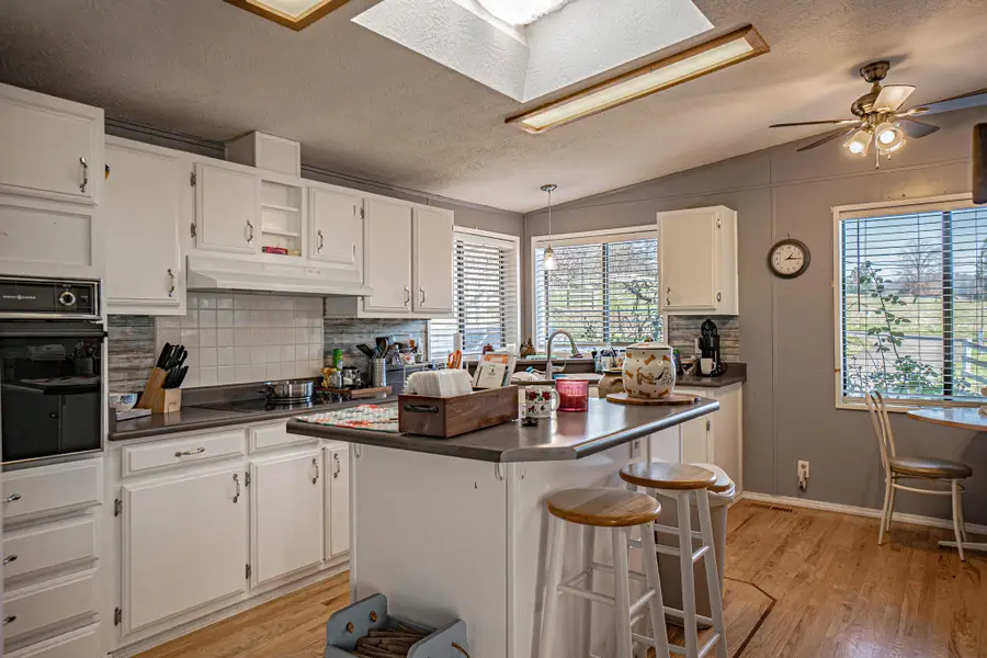 6676 Pioneer Road, Medford, OR 97501 - #3