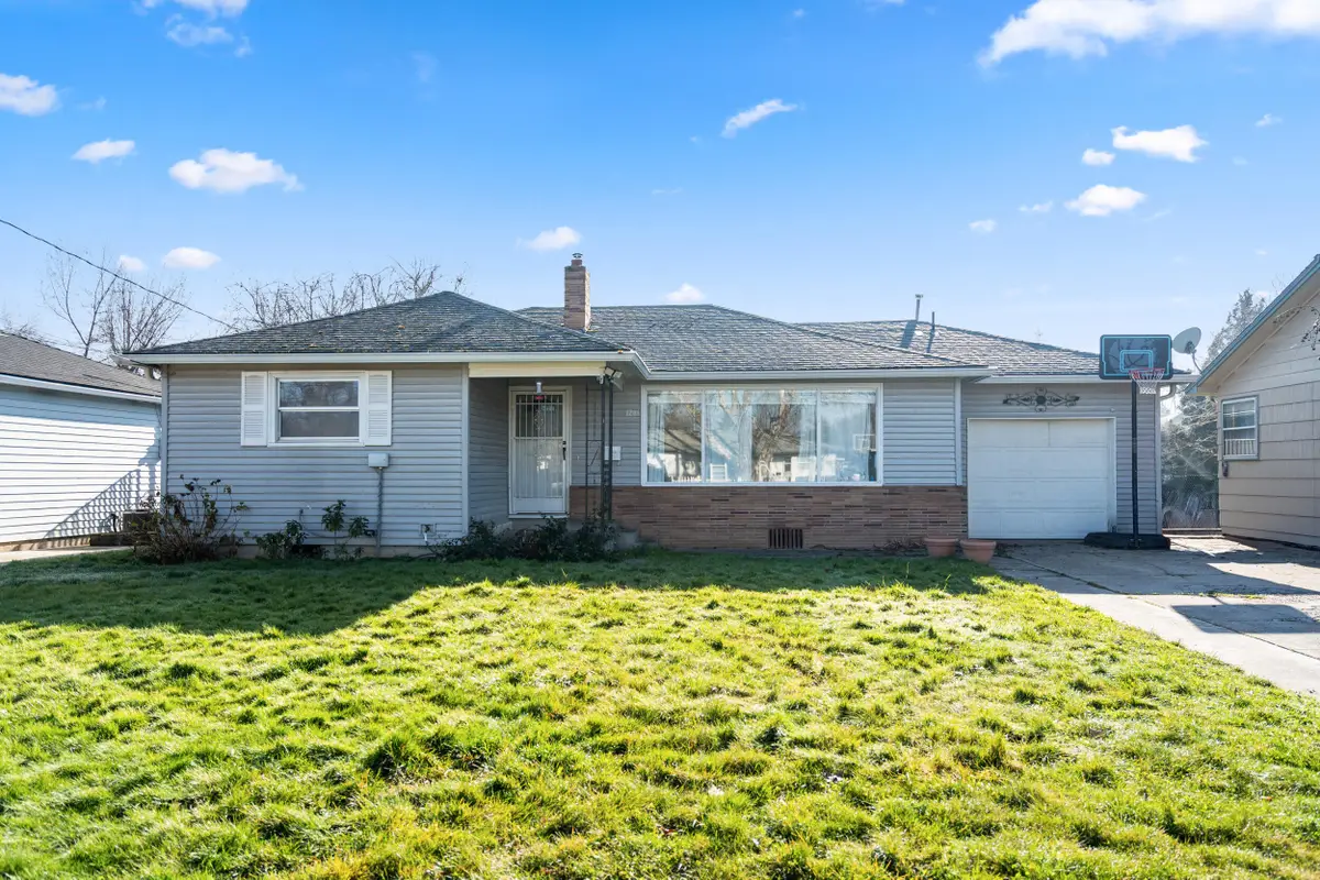 1201 Murray Avenue, Medford, OR 97501 - #1
