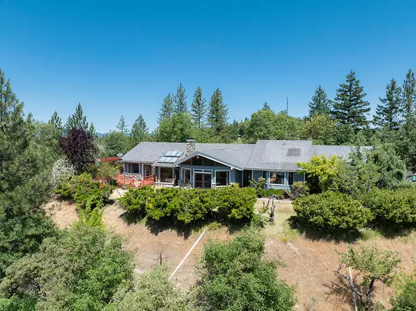 300 Work Lane, Grants Pass, OR 97527