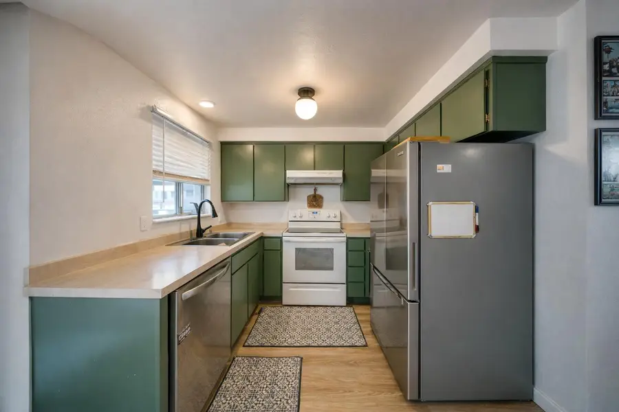 2634 SW Umatilla Court, Redmond, OR 97756 - #2