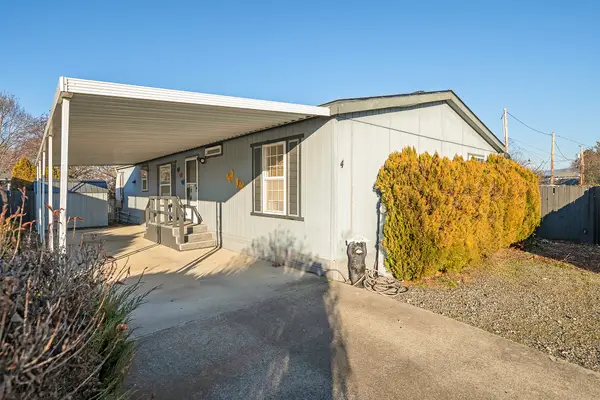 1570 S Peach Street #SPC 4, Medford, OR 97501