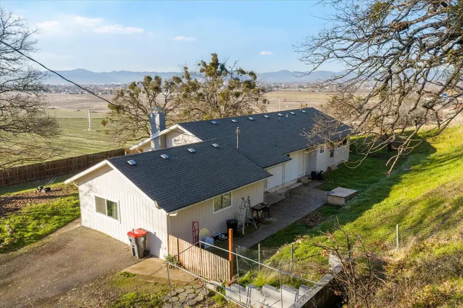 5942 Foothill Road, Central Point, OR 97502 - #2