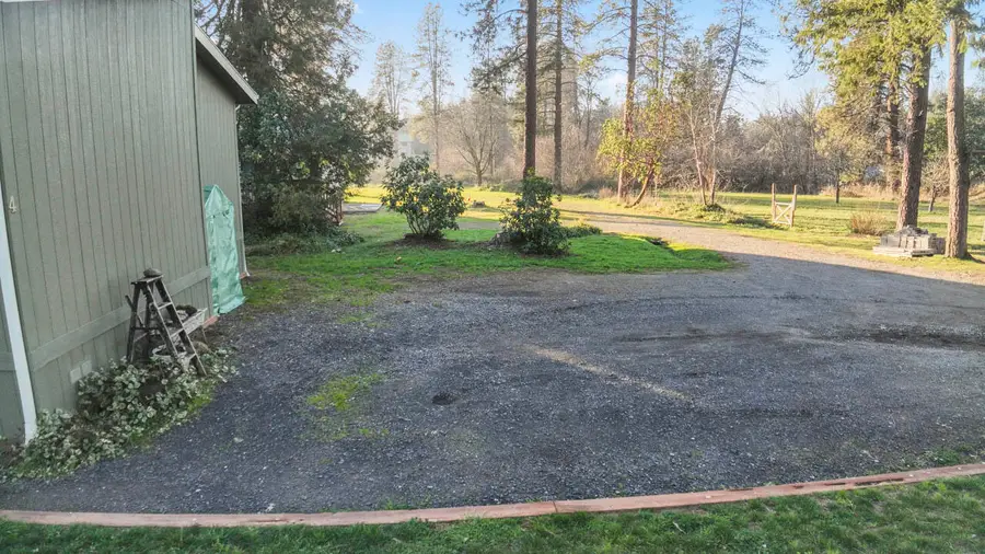 594 Detrick Drive #4, Grants Pass, OR 97527 - #2