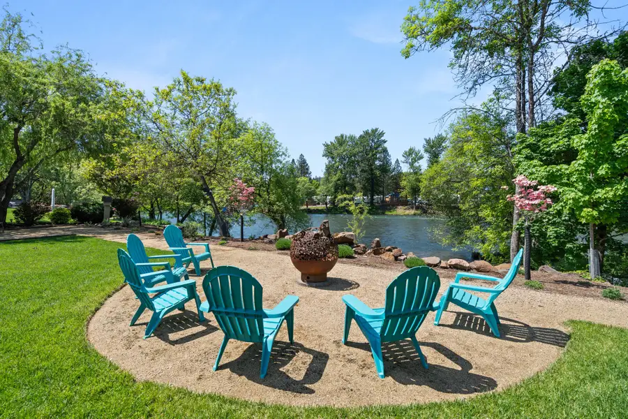 1060 Anglers Place, Shady Cove, OR 97539 - #2