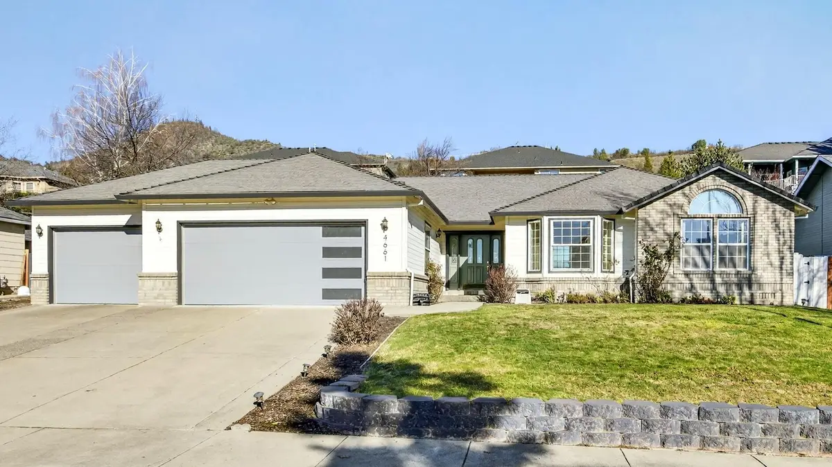 4661 Torrey Pines Drive, Medford, OR 97504 - #1