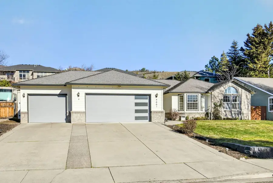 4661 Torrey Pines Drive, Medford, OR 97504 - #3