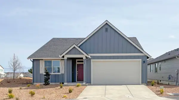 2690 NW 26th Lp North, Redmond, OR 97756