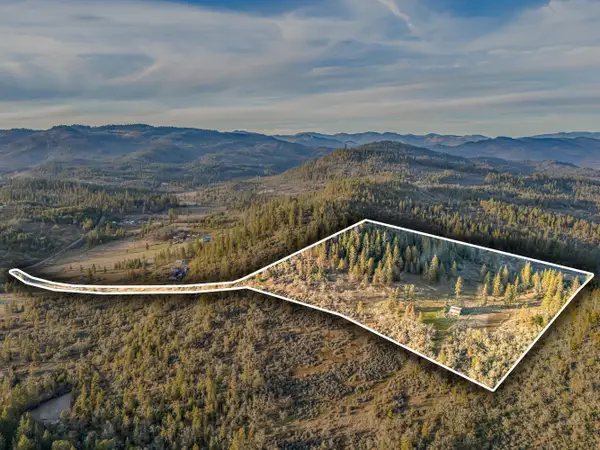1140 Crowfoot Road, Eagle Point, OR 97524