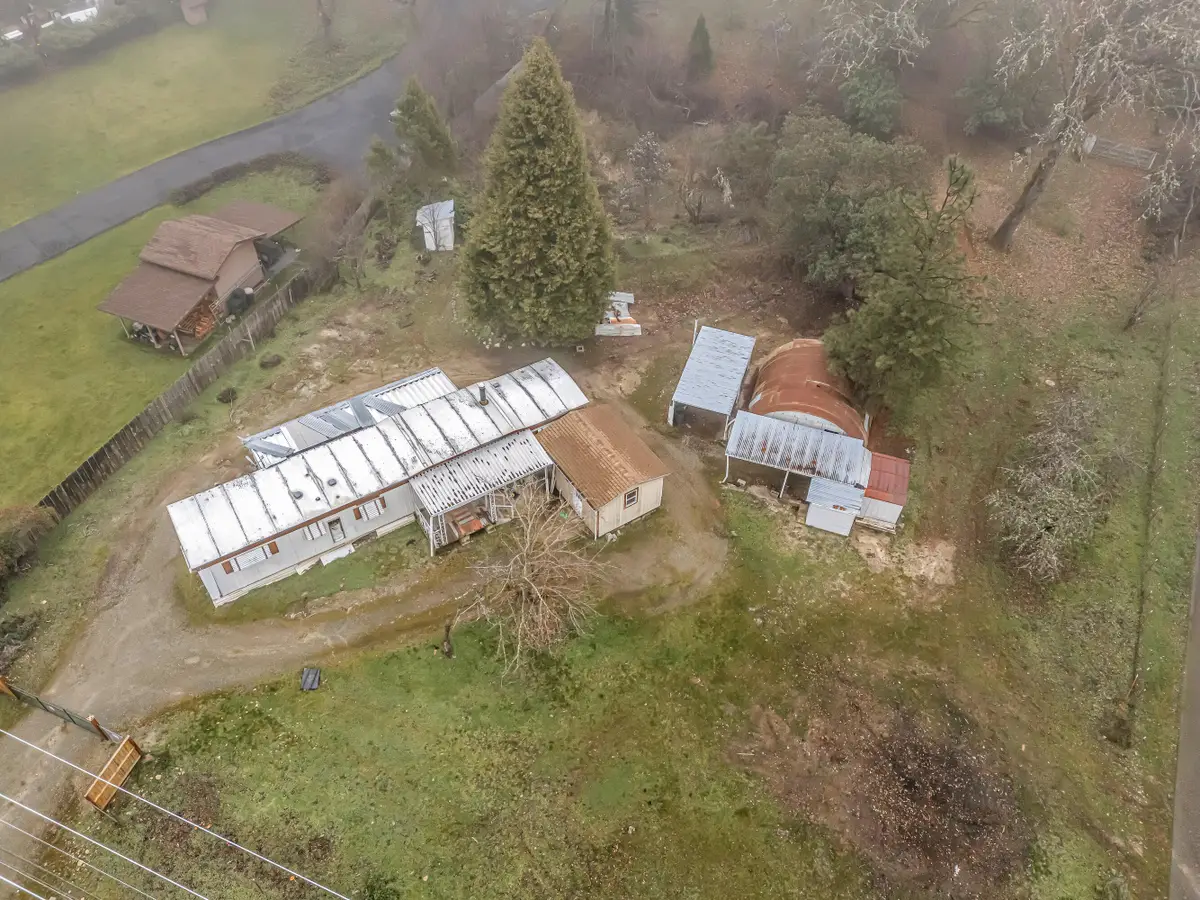 1833 Pleasant Valley Road, Merlin, OR 97532 - #1