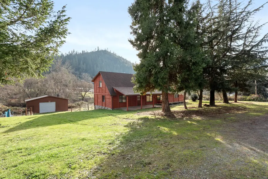 1514 Burbridge Drive, Rogue River, OR 97537 - #2