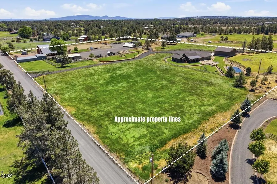 6150 NW Kingwood Avenue, Redmond, OR 97756 - #3
