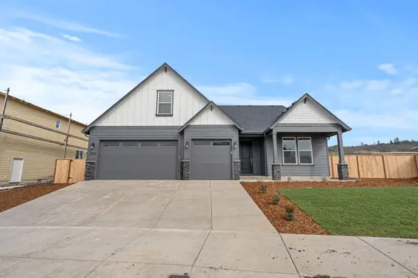 1159 Pumpkin Ridge Drive #323, Eagle Point, OR 97524
