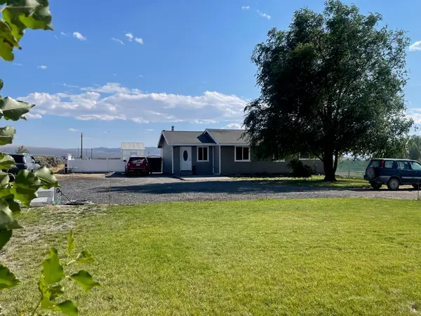87722 Pinion Lane, Christmas Valley, OR 97641