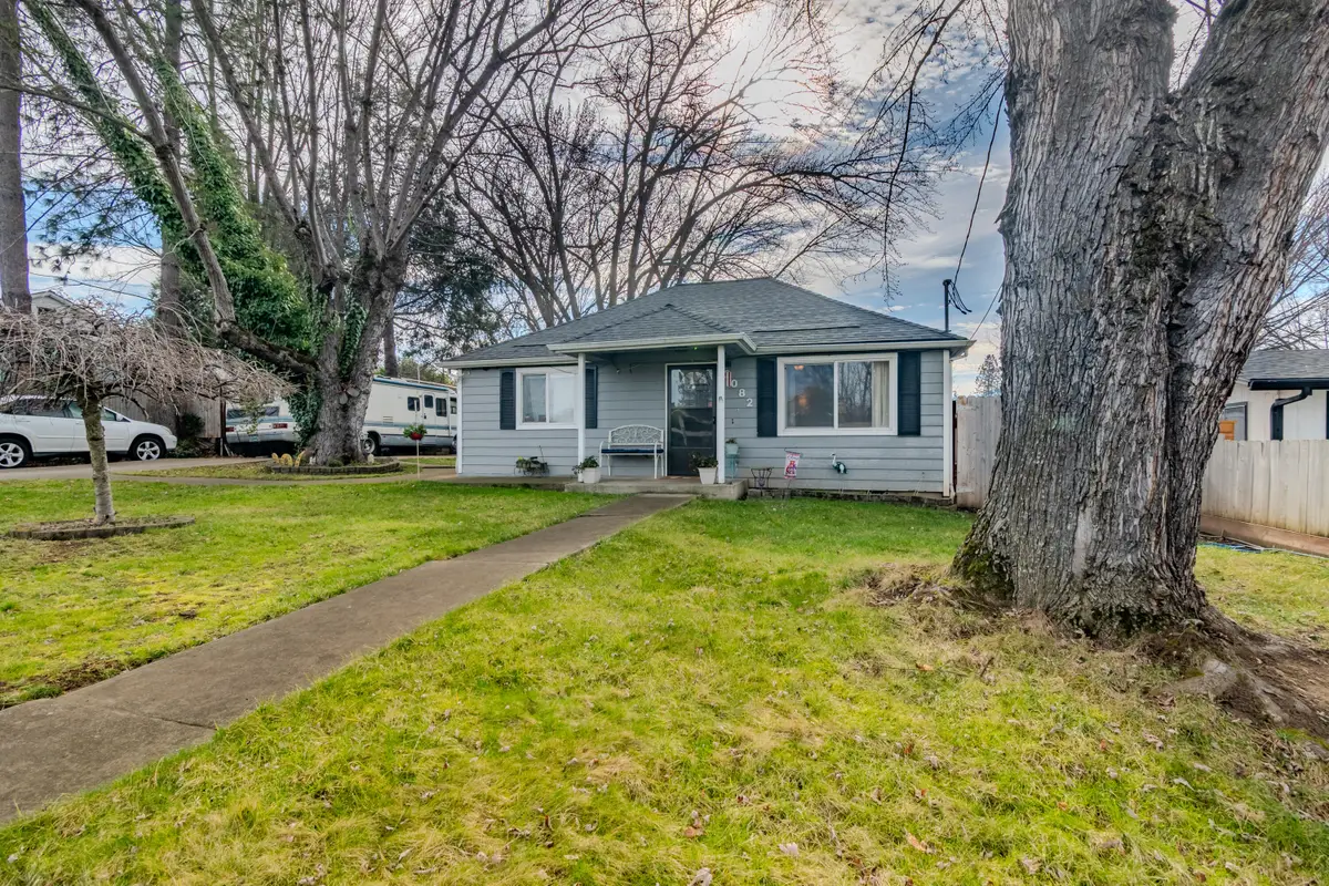2082 College Way, Medford, OR 97504 - #1