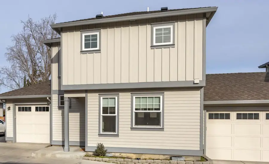 353 S Mountain Avenue, Ashland, OR 97520 - #3