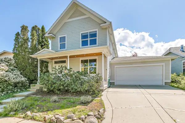 2684 Clay Creek Way, Ashland, OR 97520