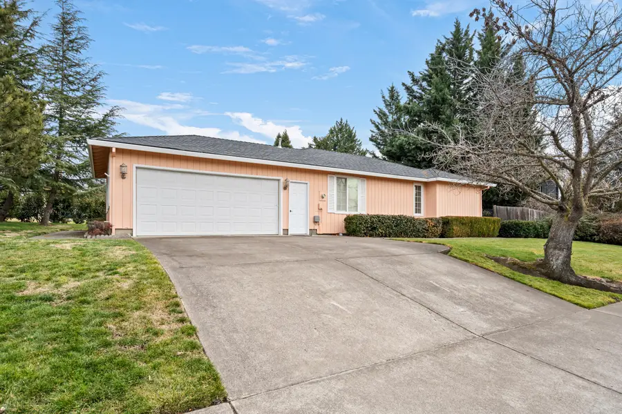 3402 Lone Pine Road, Medford, OR 97504 - #3