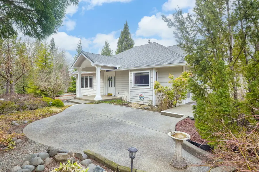 353 Hixson Drive, Grants Pass, OR 97526 - #3