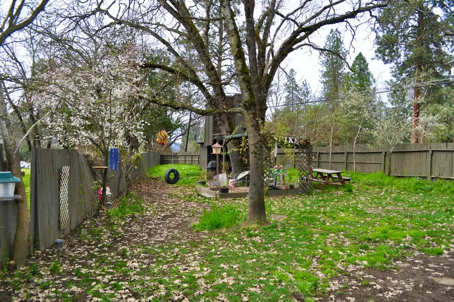 10585 Blackwell Road, Central Point, OR 97502 - #3
