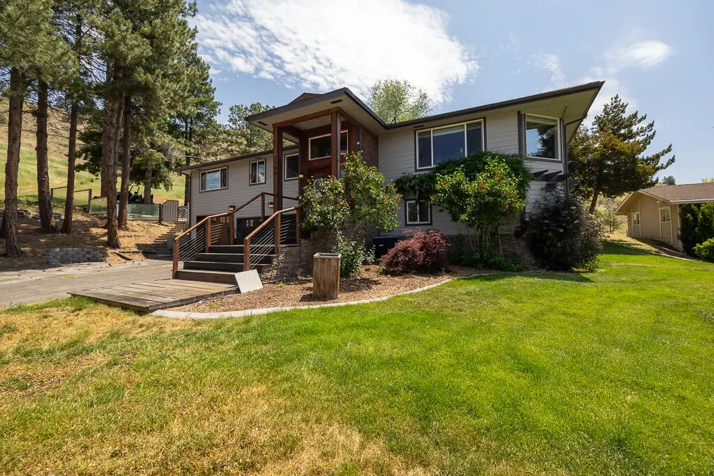 2100 Park Avenue, Klamath Falls, OR 97601 - #1