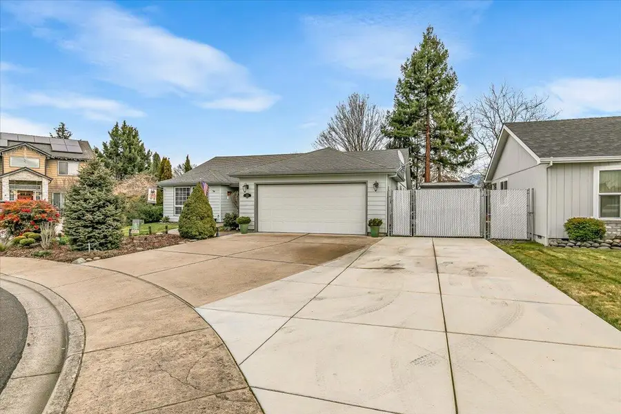 1258 Joshua Court, Central Point, OR 97502 - #2