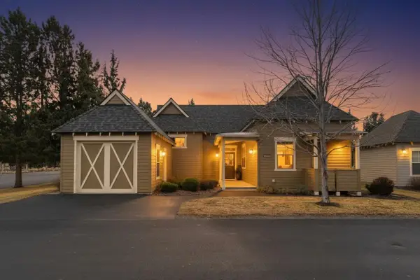 10990 Desert Sky Loop, Redmond, OR 97756