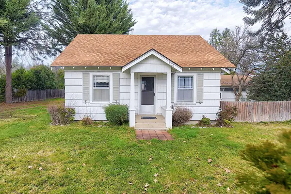 806 SE Grandview Avenue, Grants Pass, OR 97527