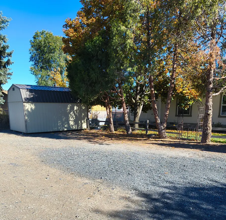 235 N Roosevelt Street, Merrill, OR 97633 - #2