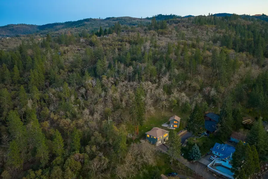 330 E Fir Street, Jacksonville, OR 97530 - #2