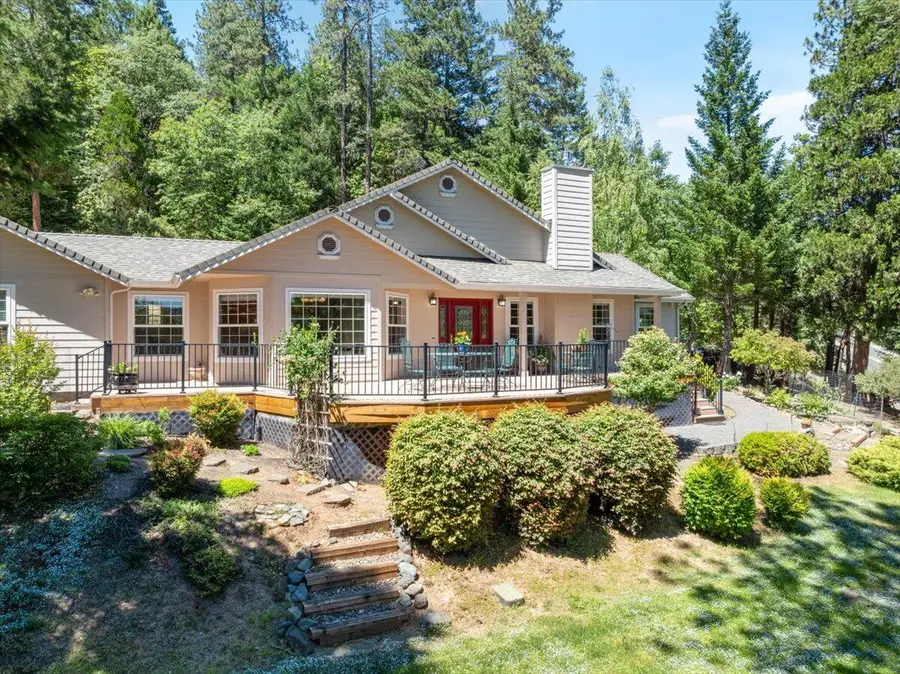 404 Mountain Paradise Drive, Grants Pass, OR 97526 - #2
