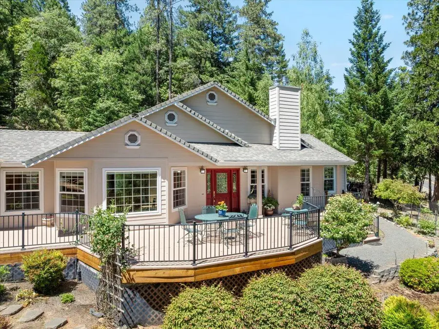 404 Mountain Paradise Drive, Grants Pass, OR 97526 - #3